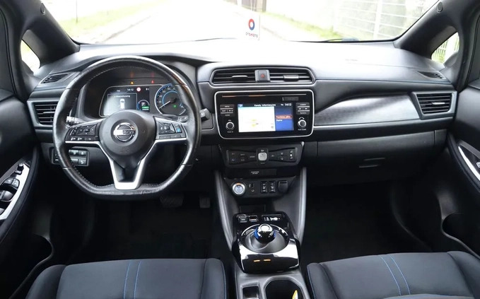 Nissan Leaf cena 64900 przebieg: 105236, rok produkcji 2018 z Radom małe 379